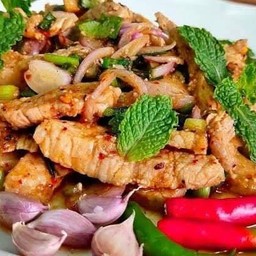 น้ำตกหมู