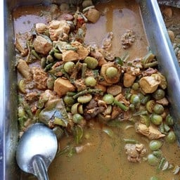 ร้านข้าวแกงเมืองลุง