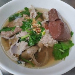 ก๋วยเตี๋ยวหมูนายฮุย/ต้มเลือดหมู