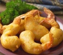 กุ้งชุบแป้งทอด Deep Fried Shrimps served with Plum Sauce