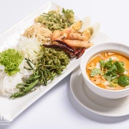 ขนมจีนน้ำพริก ผักทอด กุ้งทอด เหมือด