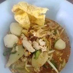 ก๋วยเตี๋ยวหมูห้อยขา วัดโตนด