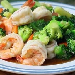บ๊อคโคลี่ผัดกุ้ง