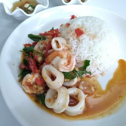 ข้าวกระเพรารวมมิตร