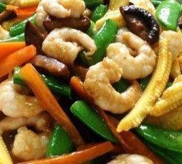 ผัดผักรวมมิตรใส่กุ้ง Mixed Vegetable with Shrimps