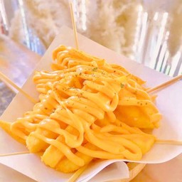 เฟรนฟรายชีส ข้าวโพดอบเนย บ้านใหญ่