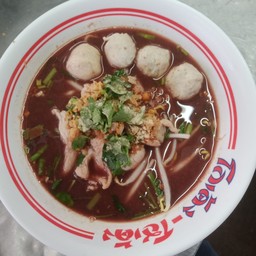 ก๋วยเตี๋ยวน้ำตกหมู