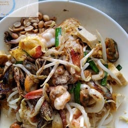 แวะก็แวะหอยทอด ผัดไทย