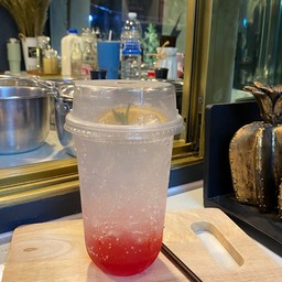 สตอเบอรี่โซดา