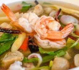 ต้มยำโป๊ะแตก Tom Yum Soup with Mixed Seafood