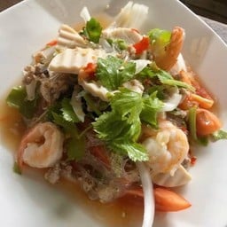 ยำวุ้นเส้นหมูสับ กุ้ง ปลาหมึก