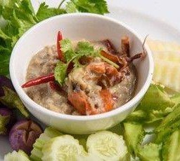 หลนปูนิ่ม ผักสด ปลาดุกฟู  Soft Shell Crab & Minced Pork Coconut Milk Dips served with Catfish & Fresh Vegetables