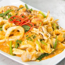 ปลาหมึกผัดไข่เค็ม