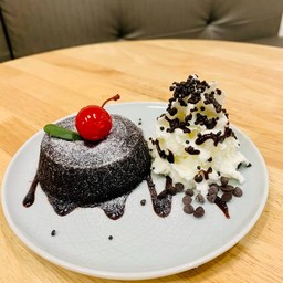 ช็อกโกแลตลาวา+วิปครีม