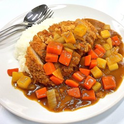 ข้าวหน้าแกงกะหรี่หมูทอด