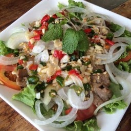 ยำหมูทรงเครื่อง