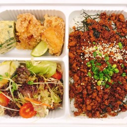 Torisoboro gohan bento