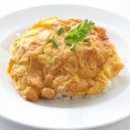 ข้าวไข่เจียวทรงเครื่อง