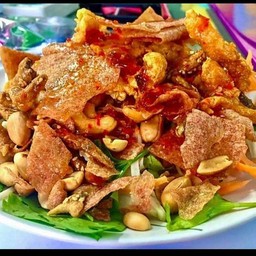 ยำดุกฟู ยำสามกรอบ by แม่ละเมียด
