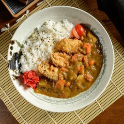 ข้าวแกงกะหรี่หอยนางรมทงคัตสึ 3 ตัว