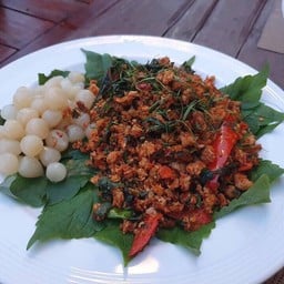 กระดูกหมูอ่อนผัดใบยี่หร่า