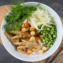 ขนมจีนน้ำยาแม่มุกนิล