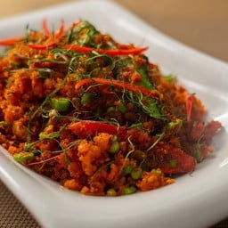 ปลาดุกฟูผัดพริกขิงไข่เค็ม