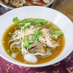 ก๋วยเตี๋ยวลูกชิ้นเนื้อ