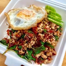 ร้าน ผัดกระเพราเผ็ดหูแตก