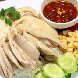 เฮียอ้วน(หน้าวัดใหม่)ข้าวมันไก่    ตลาดซุ้ย จันทบุรี