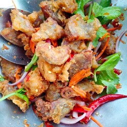 ยำไส้อ่อนทอด
