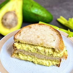แซนด์วิชสลัดไข่อะโวคาโด