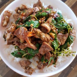 ข้าวกะเพราตับไก่ล้วนๆ