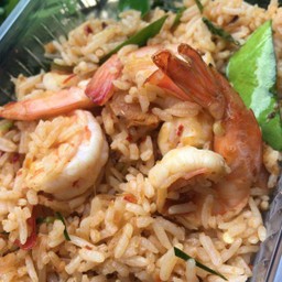 ข้าวผัดต้มยำกุ้ง