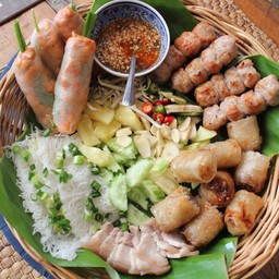 ชุดอาหารเวียดนามรวม กลาง 400