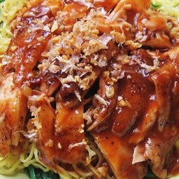 บมี่หมูแดงแห้งราดน้ำหมูแดง