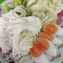 ขนมจีน - ไข่ต้ม