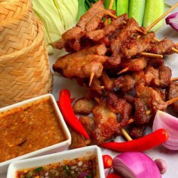 หมูปลาร้าโรงเบียร์ by โรงเบียร์แปดริ้ว