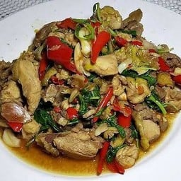 ผัดกระเพราไก่บ้าน