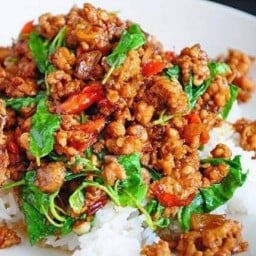 กระเพราสอง👭พี่น้อง