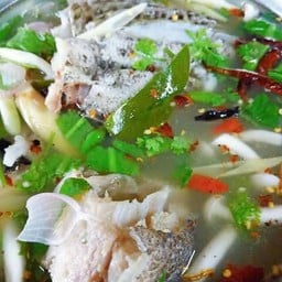 หัวปลาเก๋าต้มยำ