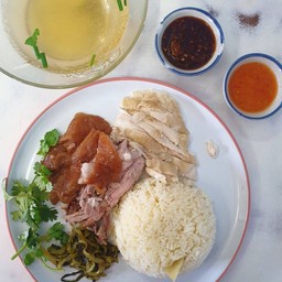 ข้าวมันรวม ไก่ หมู