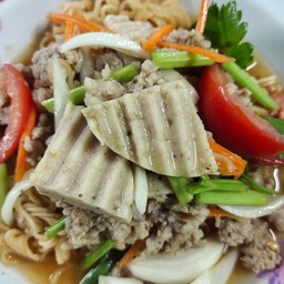 ยำหมูยอปนหมูสับ