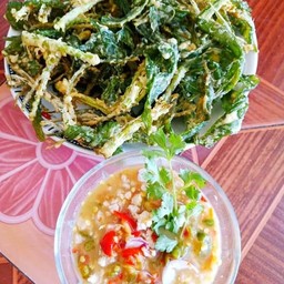 ผักบุ้งทอด & น้ำยำแซ่บ