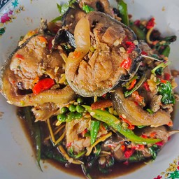 ผัดฉ่า ปลาดุกสด
