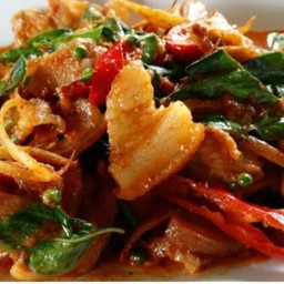 ผัดเผ็ดราดข้าว