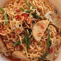 ยำมาม่าทะเล