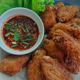 ไก่ปีกกลางทอดน้ำปลา
