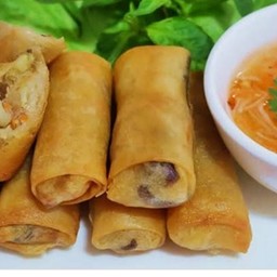 ปอเปี๊ยะทอด ขายดีนะจ้ะ