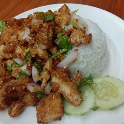 ข้าวไก่ป๊อปทอดลาบแซ่บ